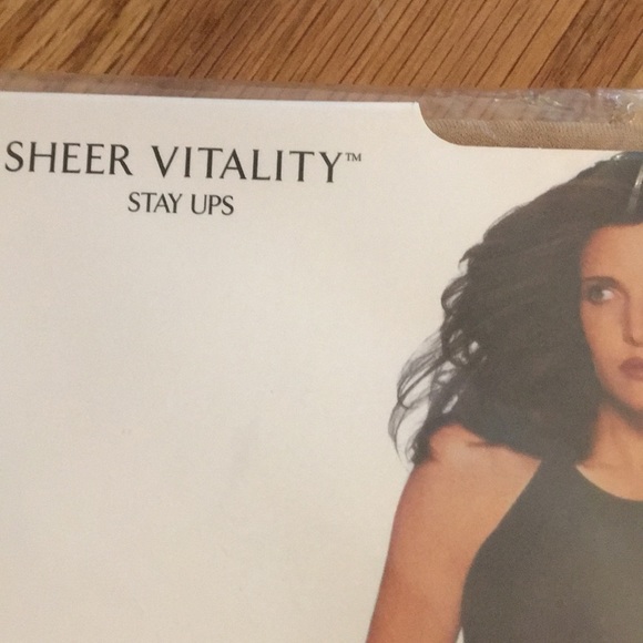 Victoria’s Secret share vitality stay up hose NWT - Picture 4 of 7